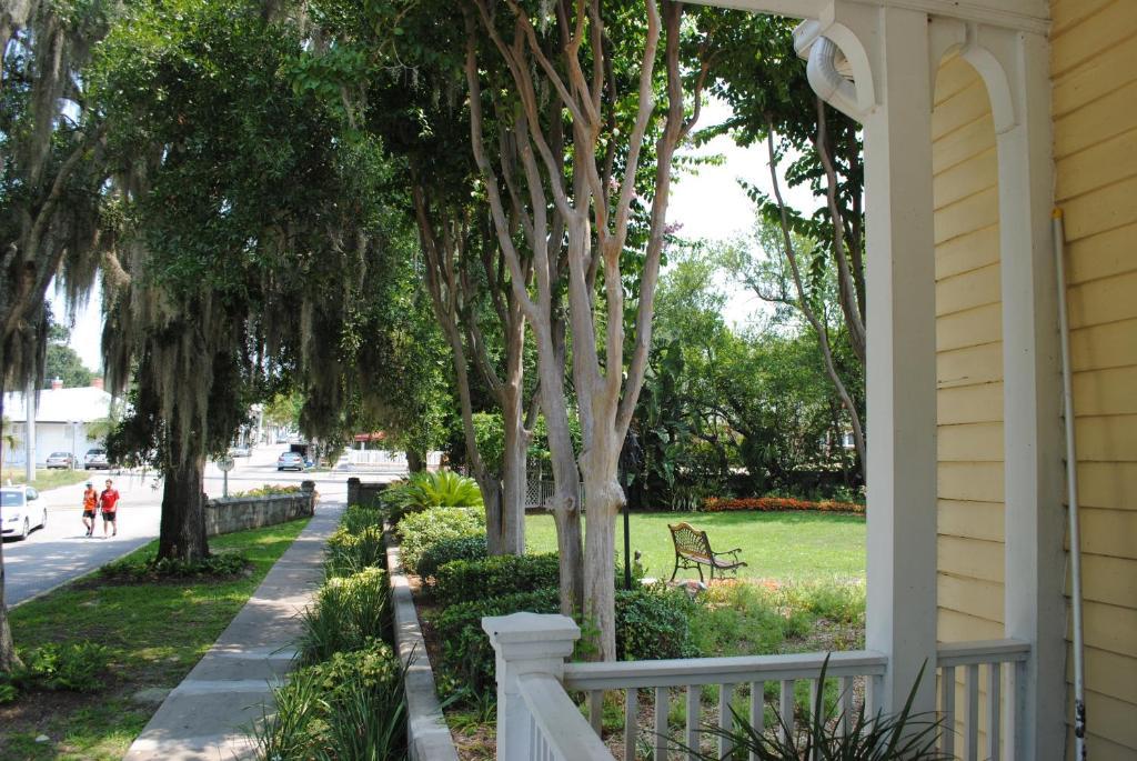 Lakeside Inn On Lake Dora Маунт-Дора Экстерьер фото